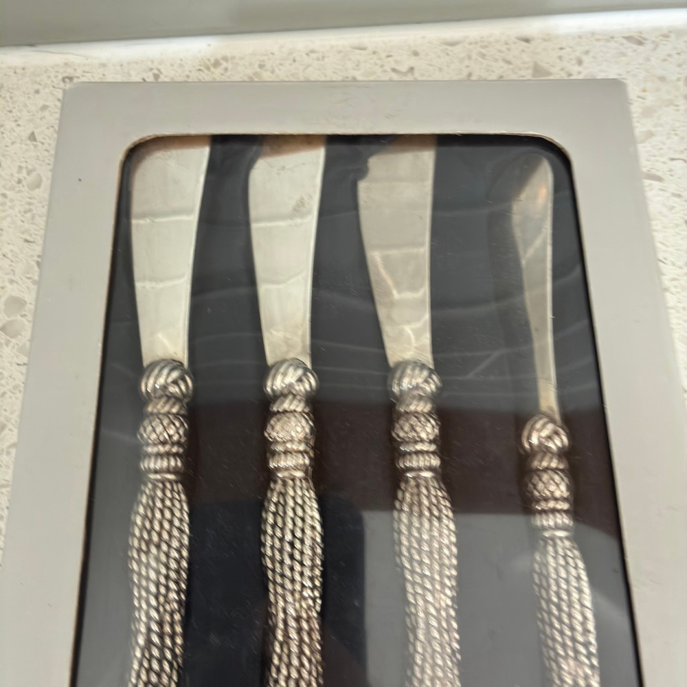 NEW Silea Tassel Handle Spreader Knives – Set of 4 – Silver Tone – In Box